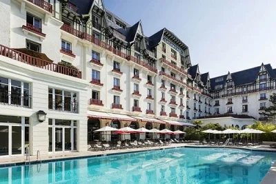 Hôtel Barrière L'Hermitage *****